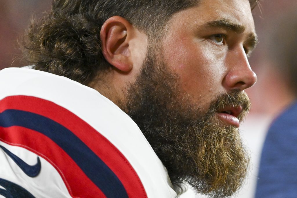 Patriots center David Andrews reportedly needs shoulder surgery